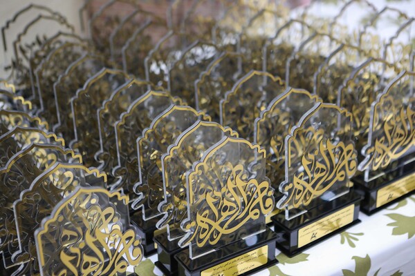 اهدای هدایای یادبود